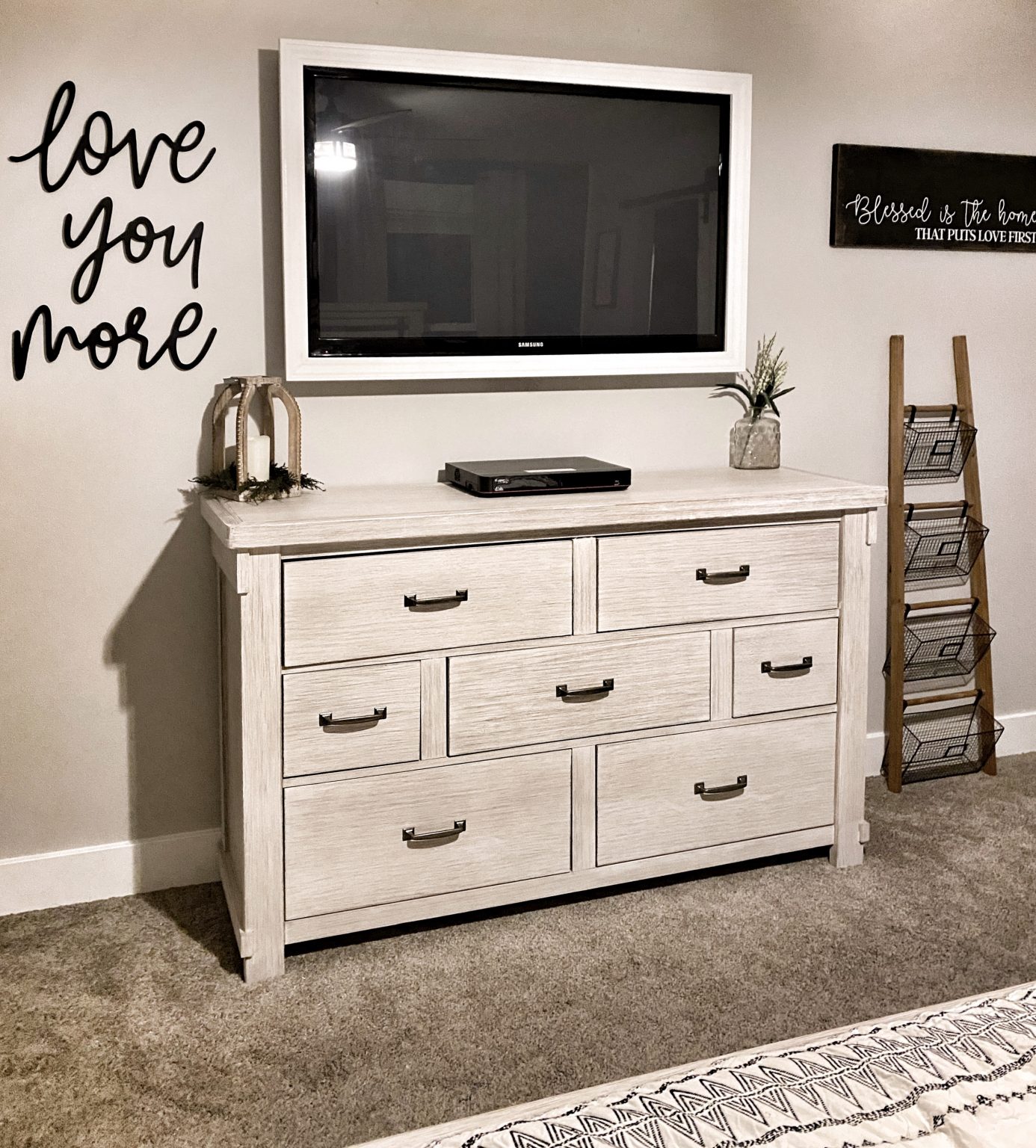 Build your own DIY TV Frame Cheap! Home With Krissy